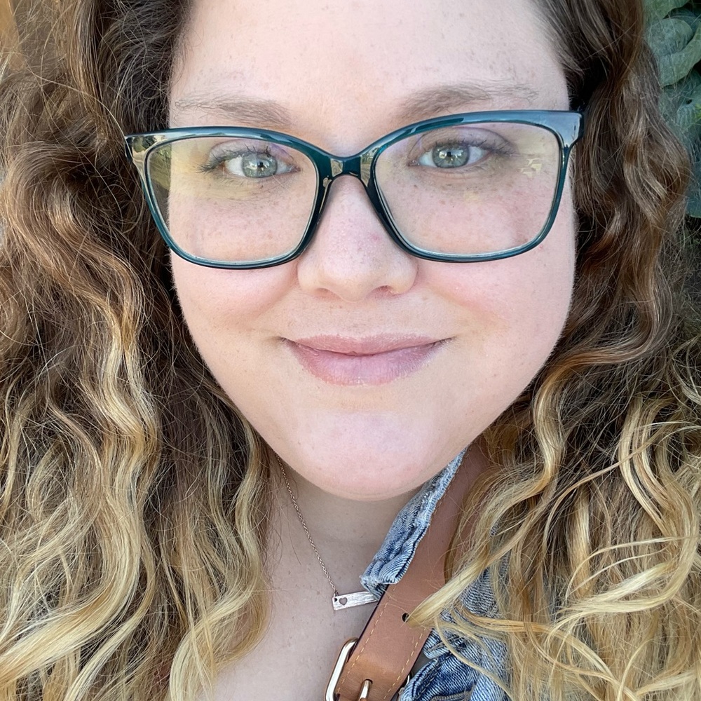 Meet your Posher, Crystal